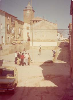 plaza mayor con grupo